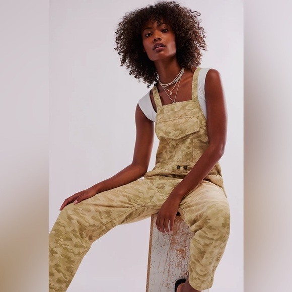 Free People Way it Goes Camo Harem Overalls Size Large NWT - Picture 1 of 16
